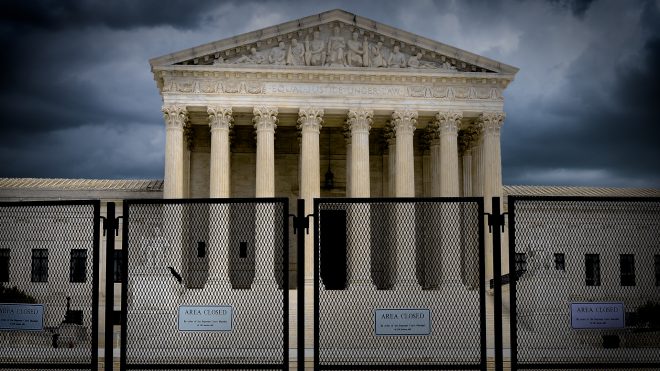 Photograph of exterior of U.S. Supreme Court building